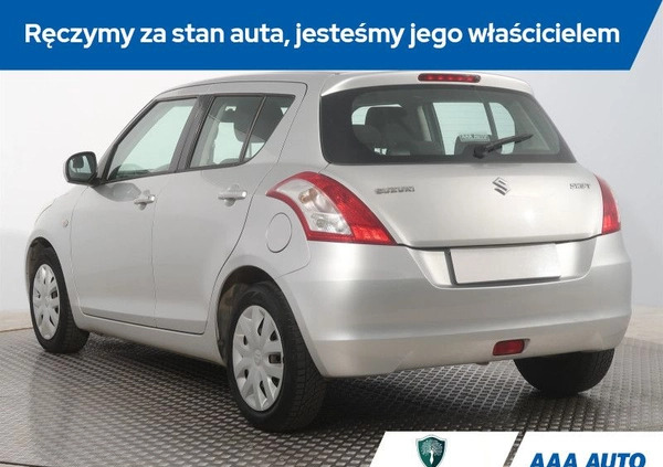 Suzuki Swift cena 30000 przebieg: 105956, rok produkcji 2013 z Strzyżów małe 154